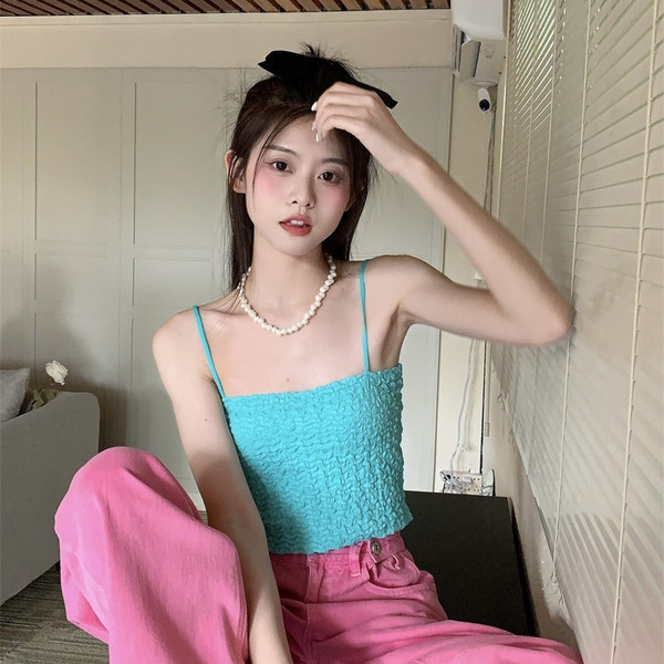 Stay Cool and Confident: Summer Short Tube Tops with Built-In Cups